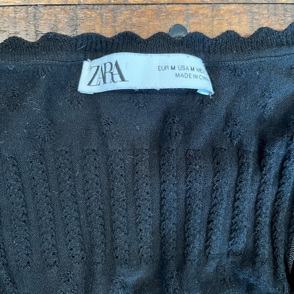 Zara Black Cropped Blouse with Buttons - Picture 2 of 2